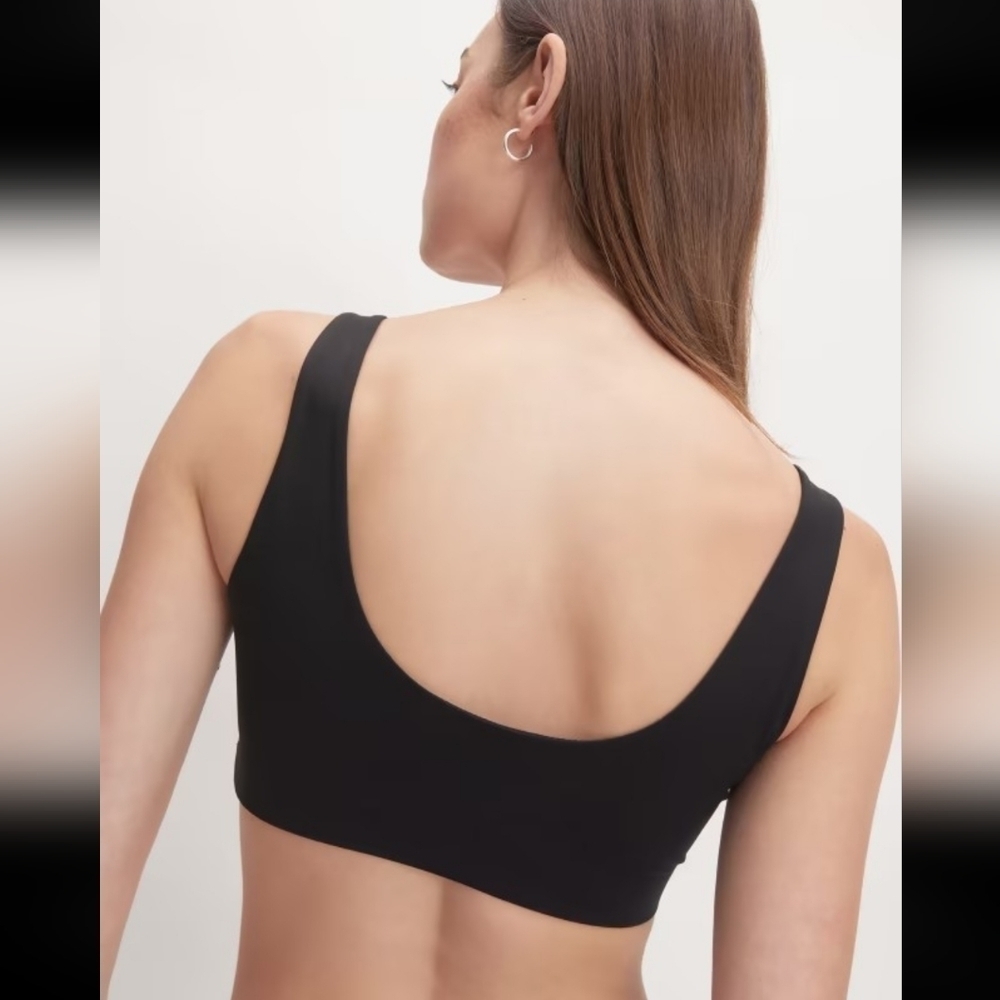 Everlane The Perform Tank Bra in Black•S - Picture 3 of 5